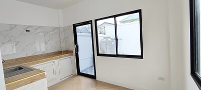 หมู่บ้านนอร์ธเทิร์น โนวา คลองหลวง