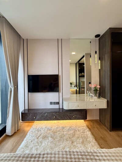 โนเบิล อราวน์ อารีย์ / Noble Around Ari-8