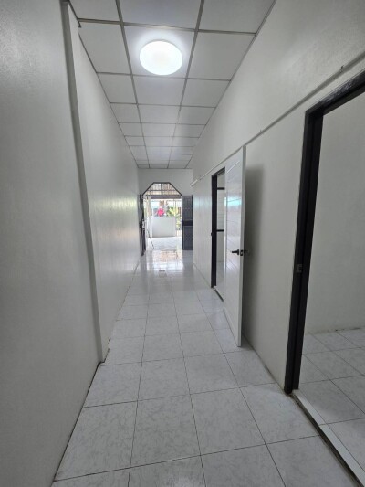 ขายทาวเฮ้าส์ สามพราน ยายชา / เนื้อที่ 19.2 ตร.วา / 2 นอน / 1 น้ำ จอดรถในบ้าน 1 คัน-5