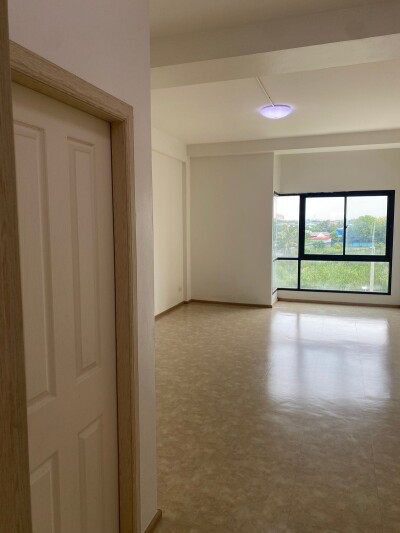 ตึกให้เช่า มีที่จอดรถกว้าง 20 คัน ติดตลาดกันตนา