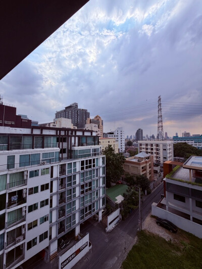 ชาโตว์ อินทาวน์ รัชดา 20-2 / Chateau In Town Ratchada 20-2-13