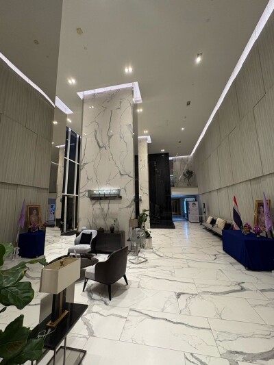 เดอ ลาพีส จรัญ 81 / De Lapis Charan 81