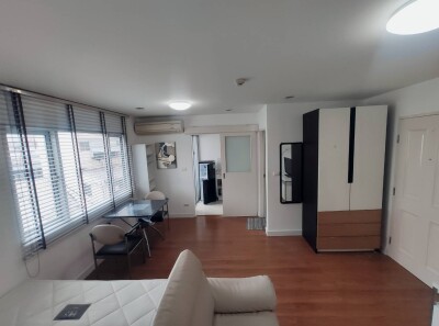 วัน ลาดพร้าว สเตชั่น / One Ladprao Station (Ladprao 18)