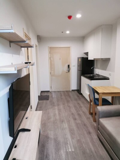 ริชพาร์ค แอท ทริปเปิ้ล สเตชั่น / 🛏 1 ห้องนอน 📐 ขนาด 35 ตร.ม. 🏞 ชั้นสระว่ายน้ำ | ทิศเหนือ | วิวสระว่ายน้ำ-3