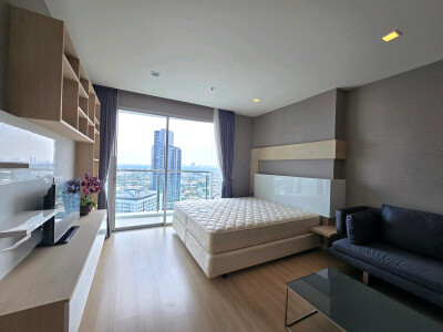 สกายวอล์ค และ เวลซ์ เรสซิเดนซ์ / Sky Walk & Weltz Residence