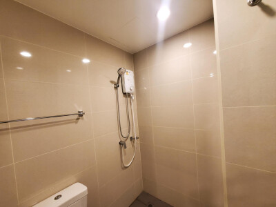 เอ สเปซ เมกา / A space Mega-10