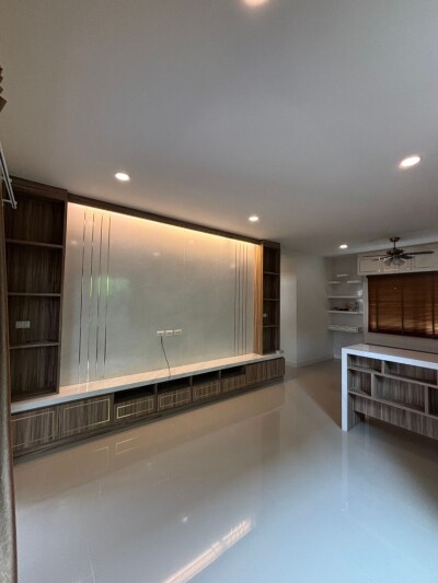 บ้านแฝด สวย ตกแต่งพร้อม ทำเลดี สงบ ปลอดภัย ใกล้แหล่งชุมช