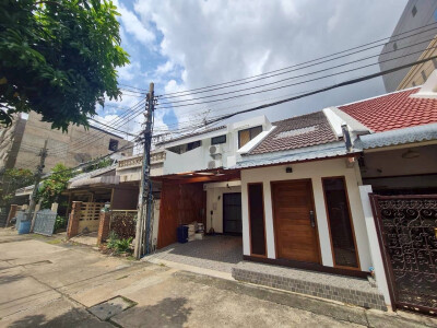 🔥 ให้เช่า Townhouse 2 ชั้น ซอยเกอเธ่ ลุมพินี 🔥