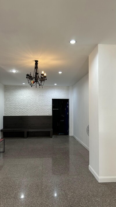 ไพลิน ปาร์ค รัตนาธิเบศน์