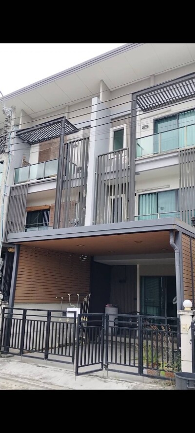 ทาวน์ อเวนิว เมิร์จ รัตนาธิเบศร์-1