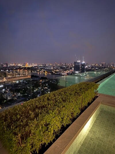 เดอ ลาพีส จรัญ 81 / De Lapis Charan 81