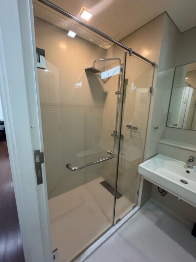 ไอวี่ ทองหล่อ / IVY THONGLOR