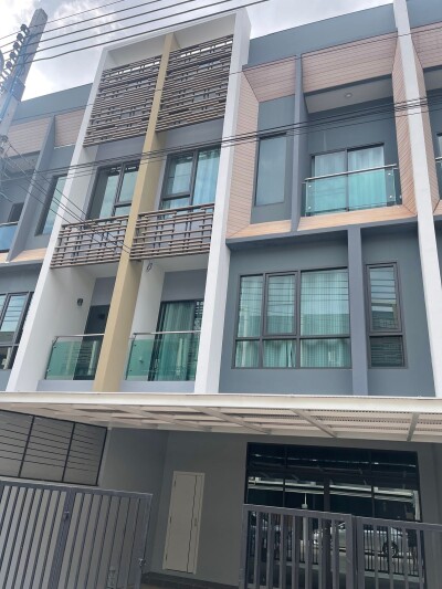 หมู่บ้านเดอะวิชั่น ลาดพร้าว นวมินทร์ / 3 ชั้น หน้ากว้าง 5.5 เมตร หมู่บ้านเดอะวิชั่น ลาดพร้าว นวมินทร์-1