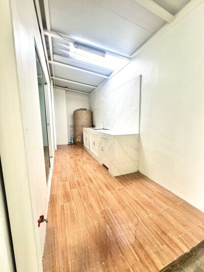 เดอะ คัลเลอร์ส พรีเมียม บางนา กม.8 / ซ.มหาชัย หลังมุม 27ตรว. 4 นอน