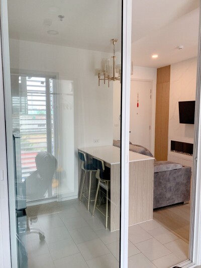 เดอ ลาพีส จรัญ 81 / De Lapis Charan 81-3