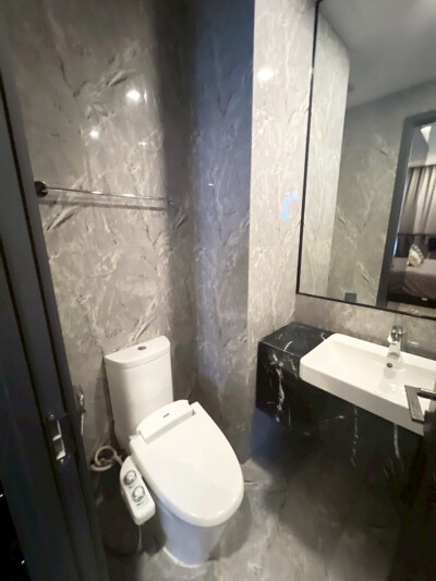 แอชตัน อโศก / Ashton Asoke