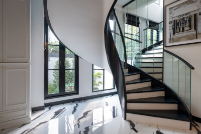 ให้เช่า ! บ้านเดี่ยวทรงสูงสุดหรู 3 ชั้น บนทำเลใจกลางเมือง ซอยสุขุมวิท 67