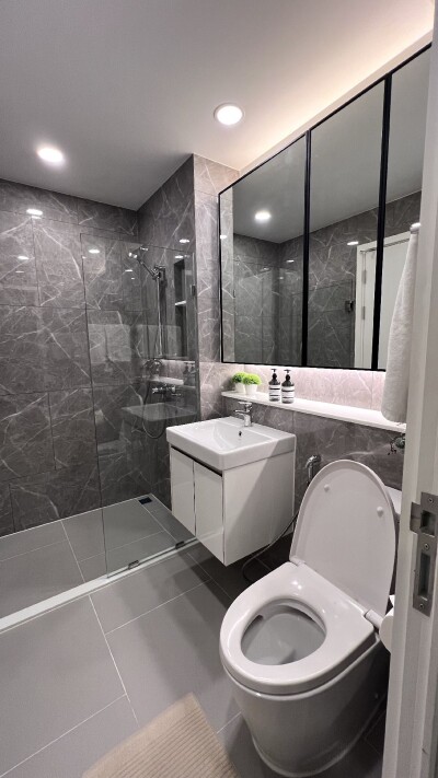 แมสซารีน รัชโยธิน / - ชั้น 21 ขนาด 42ตรม.-24