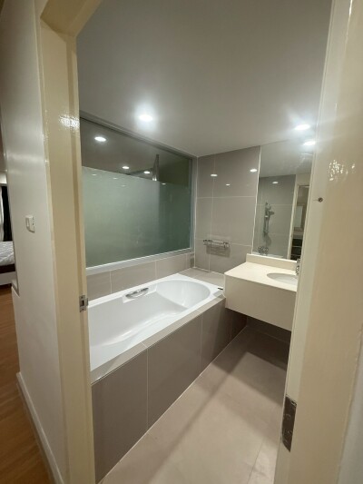 เดอะ เทรนดี้ คอนโดมิเนียม / The TRENDY Condominium