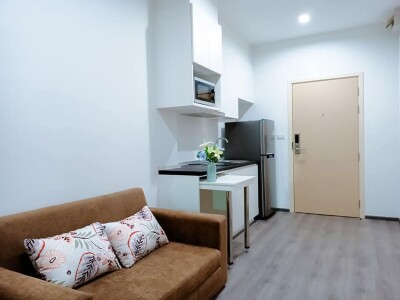 ริชพาร์ค แอท ทริปเปิ้ล สเตชั่น / พื้นที่ 28 ตรม.   ชั้น 1    1 ห้องนอน 1 ห้องน้ำ  ห้องสวยแต่งครบ