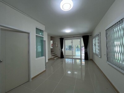 กัสโต้ สุขสวัสดิ์ 26 / พื้นที่มากถึง 35 ตรว มีถึง 4 ห้องนอน 2 ห้องเอนกประสงค์-6