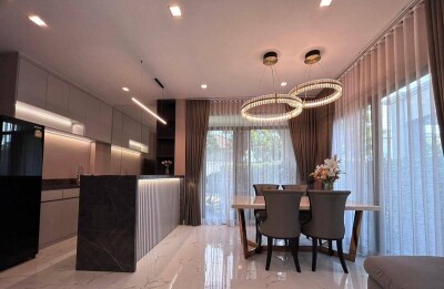 บางกอก บูเลอวาร์ด บางนา - ศรีนครินทร์ / 🛏 3 ห้องนอน | 🛁 3 ห้องน้ำ | 🛋 1 ห้องรับแขก