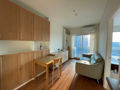 ลุมพินี เพลส พระราม 3 - ริเวอร์ไรน์ / 28.5 ตรม  ชั้น16