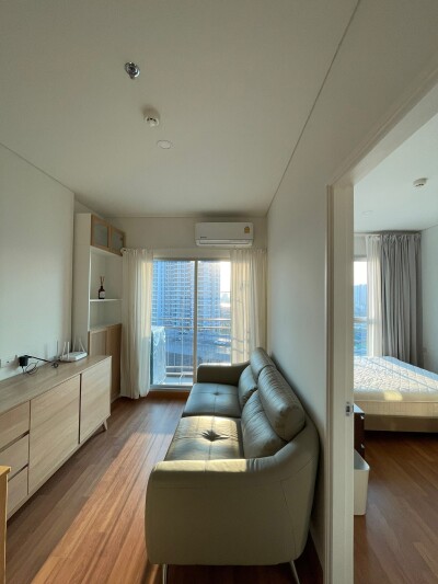 ลุมพินี เพลส พระราม 3 - ริเวอร์ไรน์ / 28.5 ตรม  ชั้น16