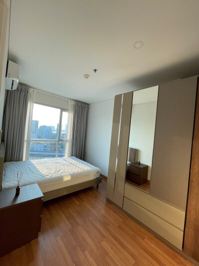 ลุมพินี เพลส พระราม 3 - ริเวอร์ไรน์ / 28.5 ตรม  ชั้น16