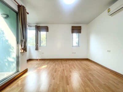 ซิตี้ รีสอร์ท รัชดา - ห้วยขวาง / 62 ตรม .