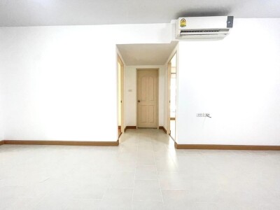 ซิตี้ รีสอร์ท รัชดา - ห้วยขวาง / 62 ตรม .