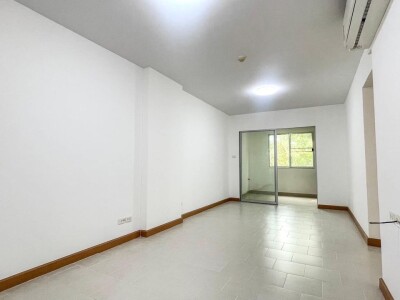 ซิตี้ รีสอร์ท รัชดา - ห้วยขวาง / 62 ตรม .