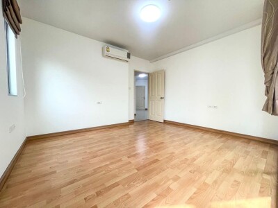 ซิตี้ รีสอร์ท รัชดา - ห้วยขวาง / 62 ตรม .