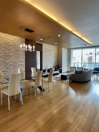 เดอะพาร์ค ชิดลม / 145 ตร.ม ชั้น 8 *