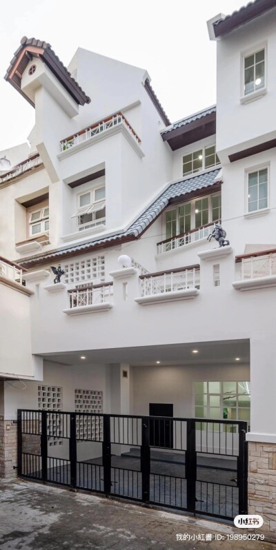 พูลวิลล่าสไตล์โมเดิร์นลักชูรี่ รัชดาห้วยขวางพร้อมอยู่  6 นอน 6 น้ำ