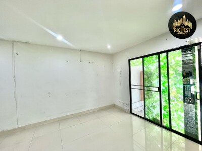 ไอฟีล บางนา / 196 ตรม.