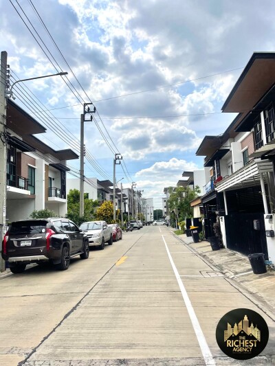 ไอฟีล บางนา / 196 ตรม.