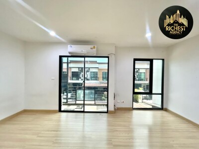 ไอฟีล บางนา / 196 ตรม.