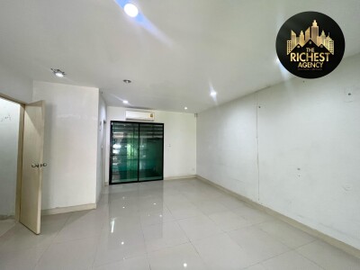 ไอฟีล บางนา / 196 ตรม.