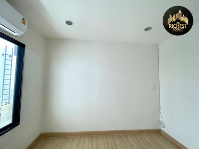 ไอฟีล บางนา / 196 ตรม.