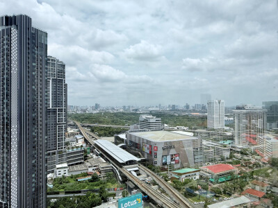 ไลฟ์ พหล - ลาดพร้าว / Life Phahon - Ladprao