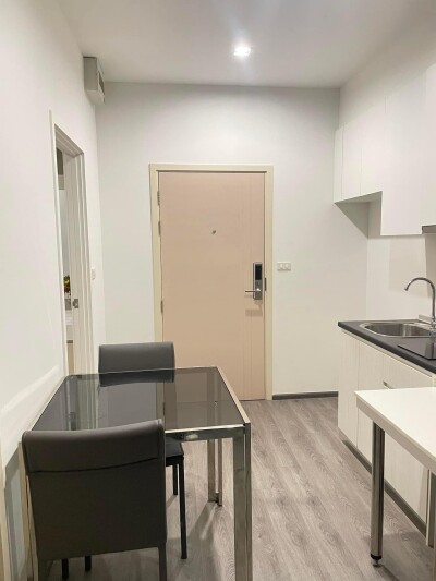 ริชพาร์ค แอท ทริปเปิ้ล สเตชั่น /  28.66 ตร.ม. ชั้น 37-4