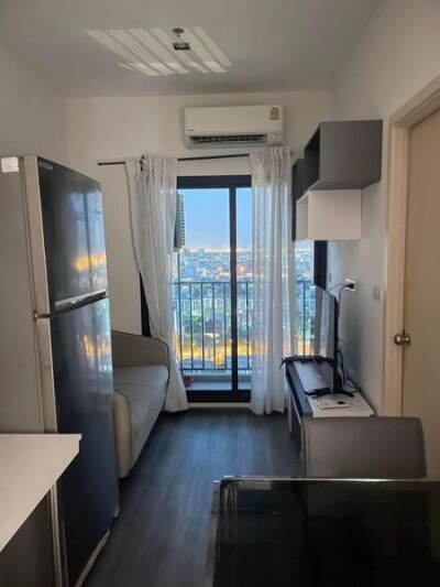 ริชพาร์ค แอท ทริปเปิ้ล สเตชั่น /  28.66 ตร.ม. ชั้น 37-1