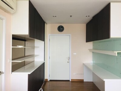 เดอะ ทรี อินเตอร์เชนจ์ / อาคาร A ชั้น 37 ห้องมุม