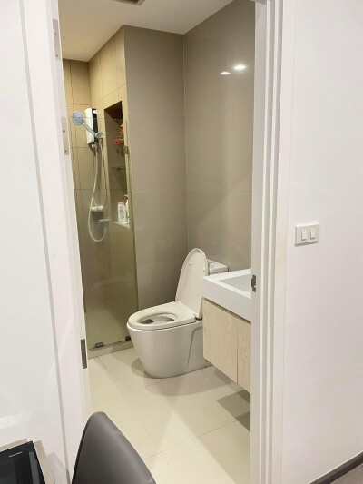 ริชพาร์ค แอท ทริปเปิ้ล สเตชั่น /  28.66 ตร.ม. ชั้น 37-9