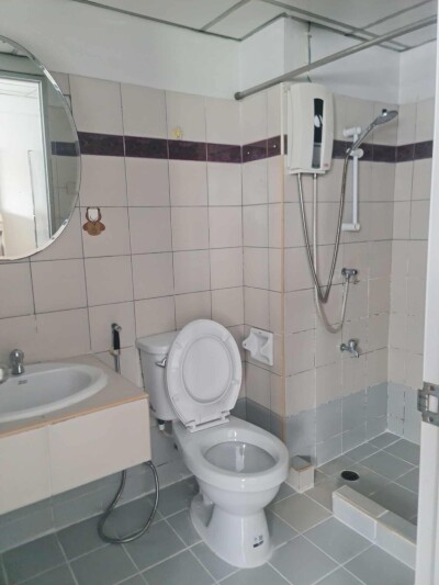 ลุมพินี เซ็นเตอร์ แฮปปี้แลนด์ เฟส 1-4 /  25 ตร.ม ตึก b3ชั้น 7