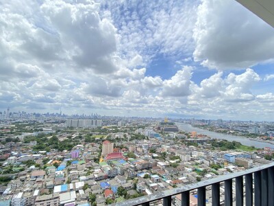 เดอะ ทรี อินเตอร์เชนจ์ / อาคาร A ชั้น 37 ห้องมุม