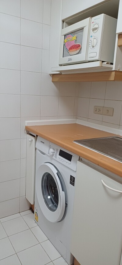 นาวิน คอร์ท / 69 ตรม.   ชั้น8. ห้อง 8B4