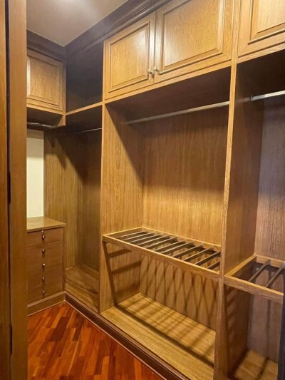 ร่วมสุข คอนโด /  ขนาด 320 ตรม.  ชั้น 9 *