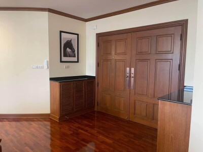 ร่วมสุข คอนโด /  ขนาด 320 ตรม.  ชั้น 9 *